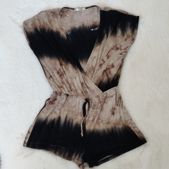 FINAL SALE 🆕🌿TIE DYE KNIT ROMPER🌿 - Picture 2 of 7